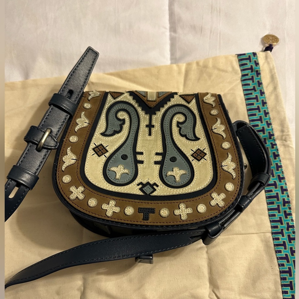 Beautiful Tory Burch Small Crossbody Suede with Leather Purse